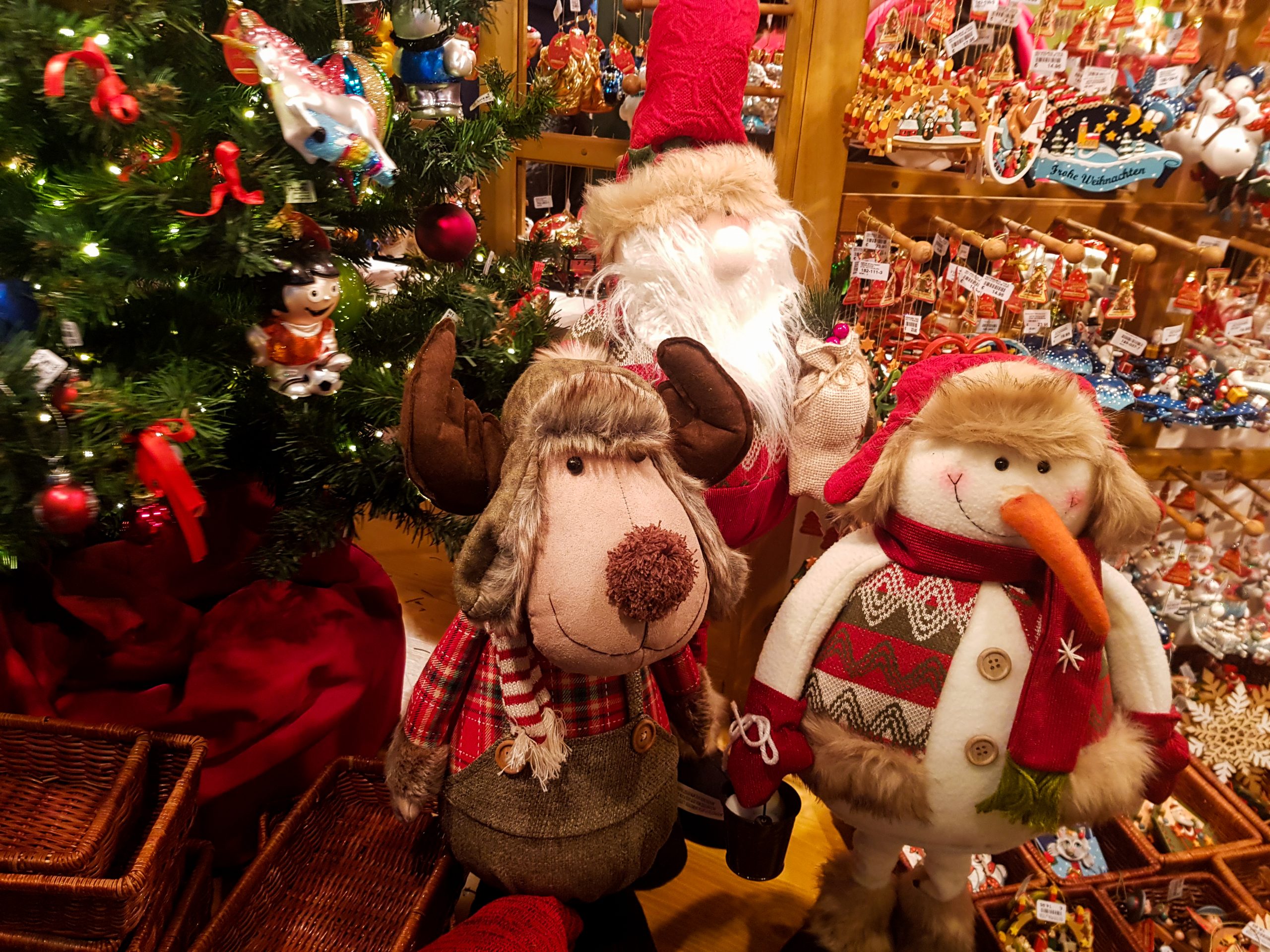 Das Bild zeigt Stoffpuppen auf der Bochumer Weihnacht