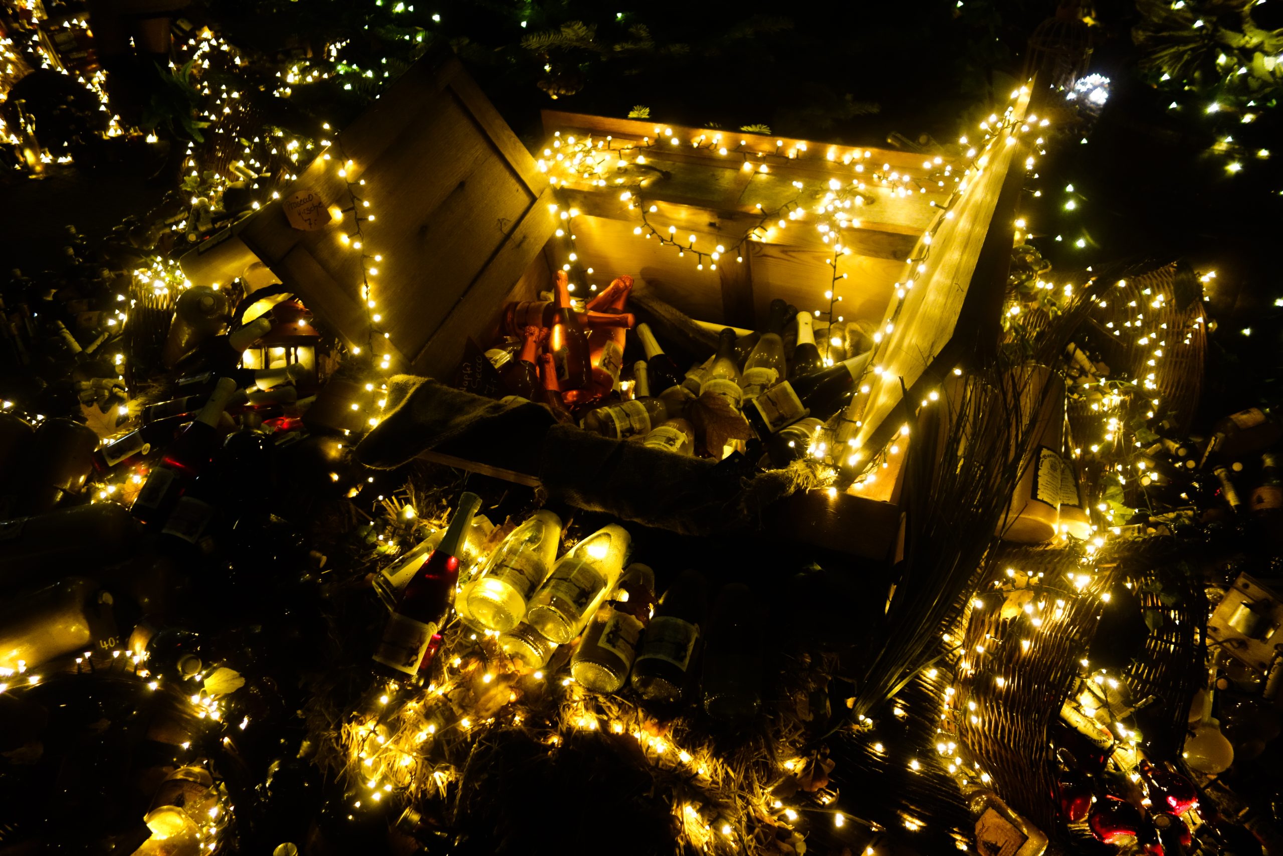 Das Bild zeigt Flaschen auf dem Phantastischen Lichter Weihnachtsmarkt