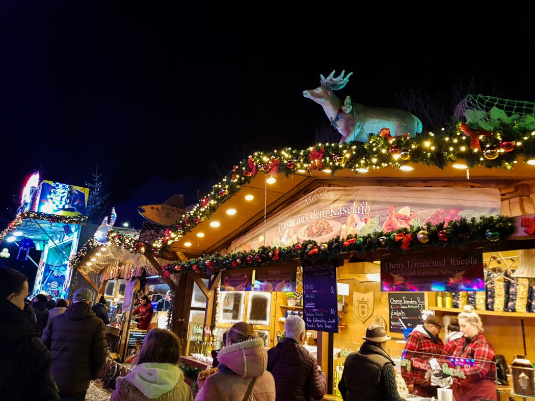 Das Bild zeigt einen Stand auf dem Cranger Weihnachtszauber
