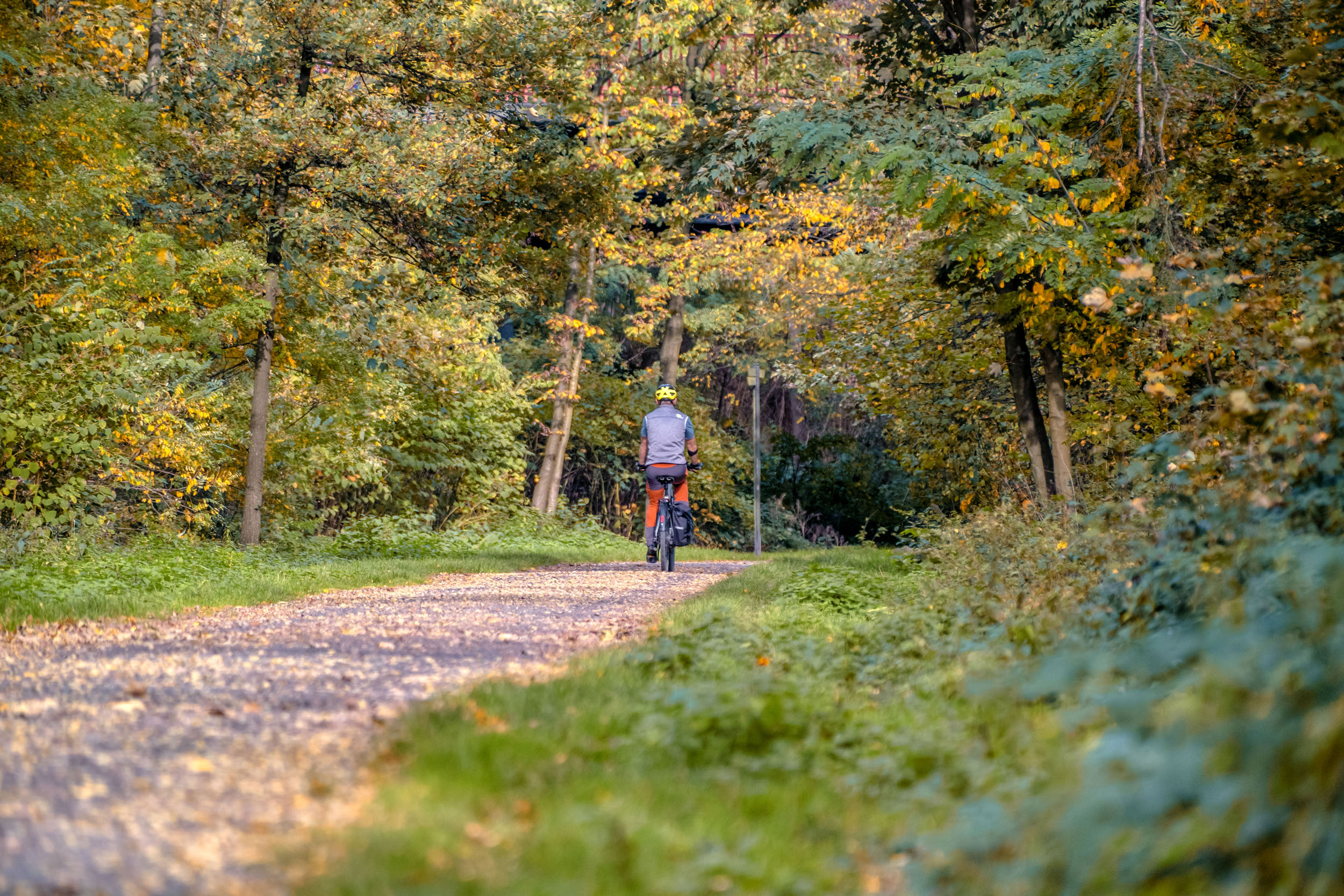 Das Foto zeigt Jochen mit dem ROSE XTRA WATT auf der Jacobi-Trasse in Oberhausen