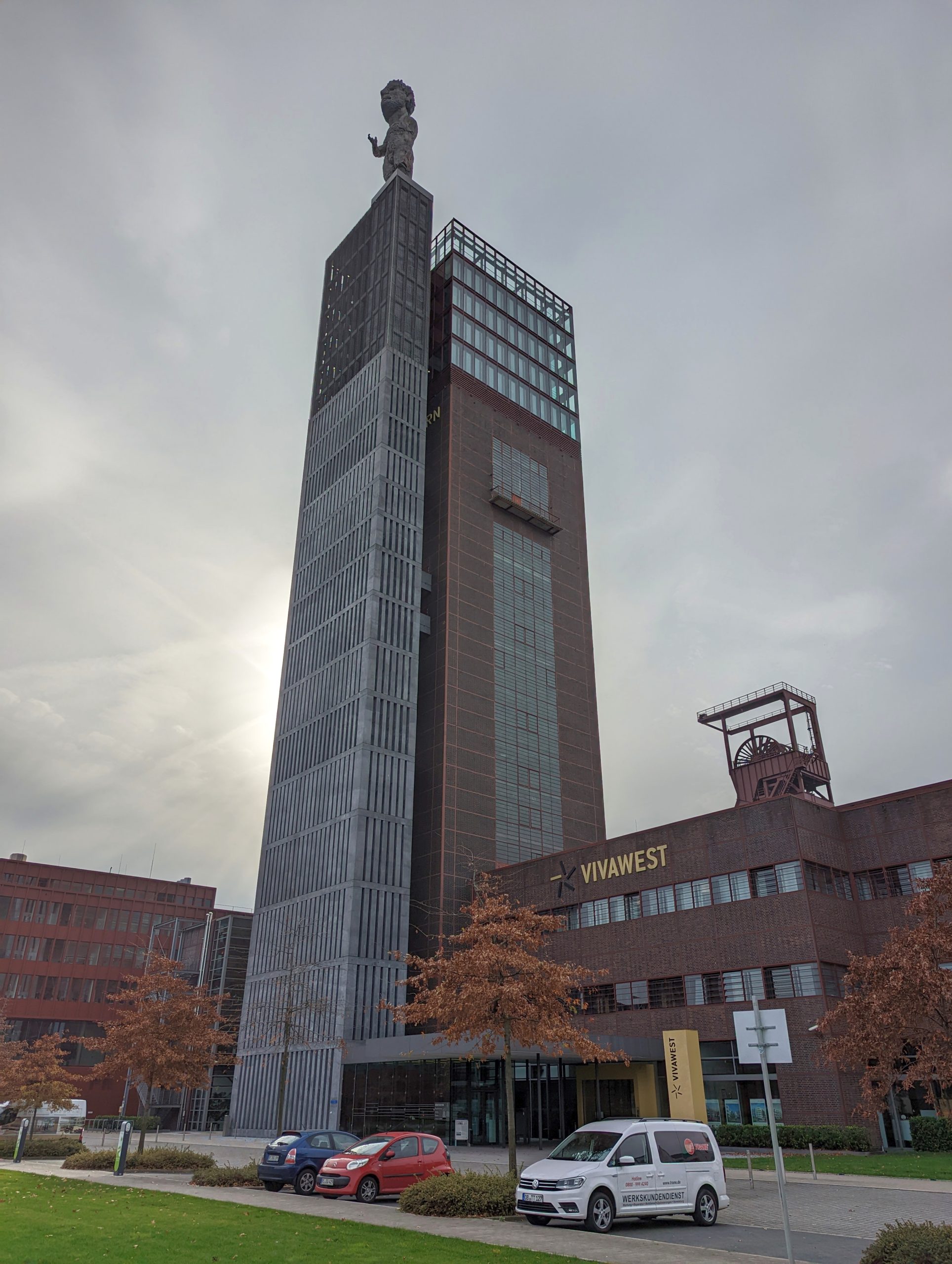 Das Bild zeigt den Nordsternturm im gleichnamigen Park in Gelsenkirchen