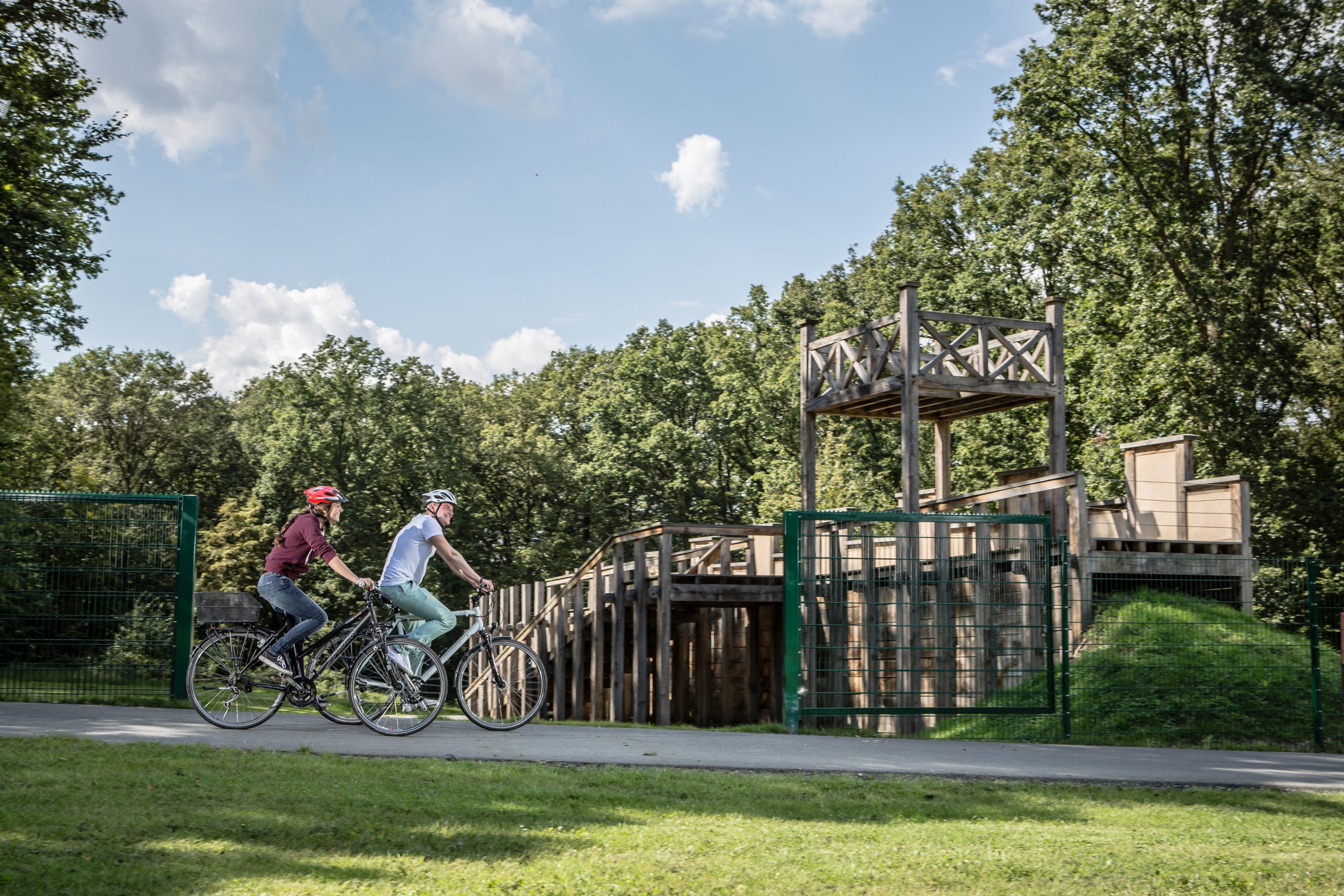 Das Foto zeigt Radfahrer auf der Römer-Lippe-Route