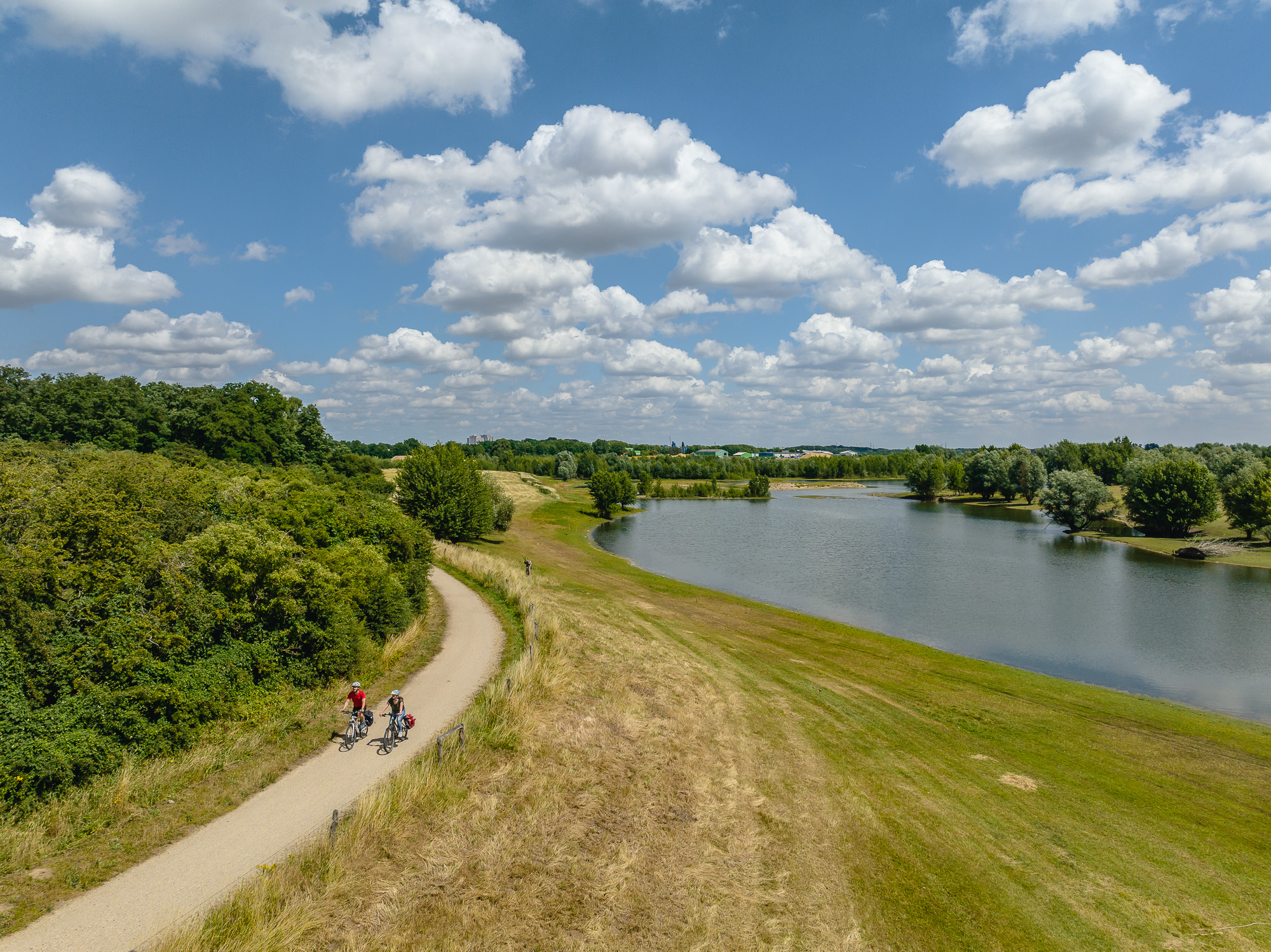 Das Foto zeigt Radfahrer auf der Römer-Lippe-Route