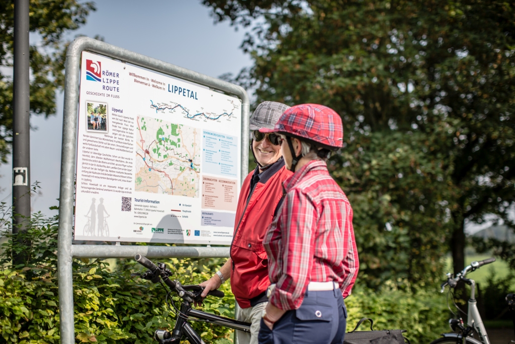 Das Foto zeigt Radfahrer auf der Römer-Lippe-Route