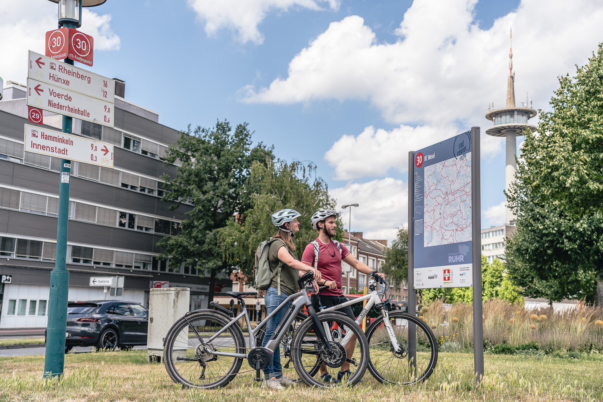 Das Foto zeigt Radfahrer auf der Römer-Lippe-Route