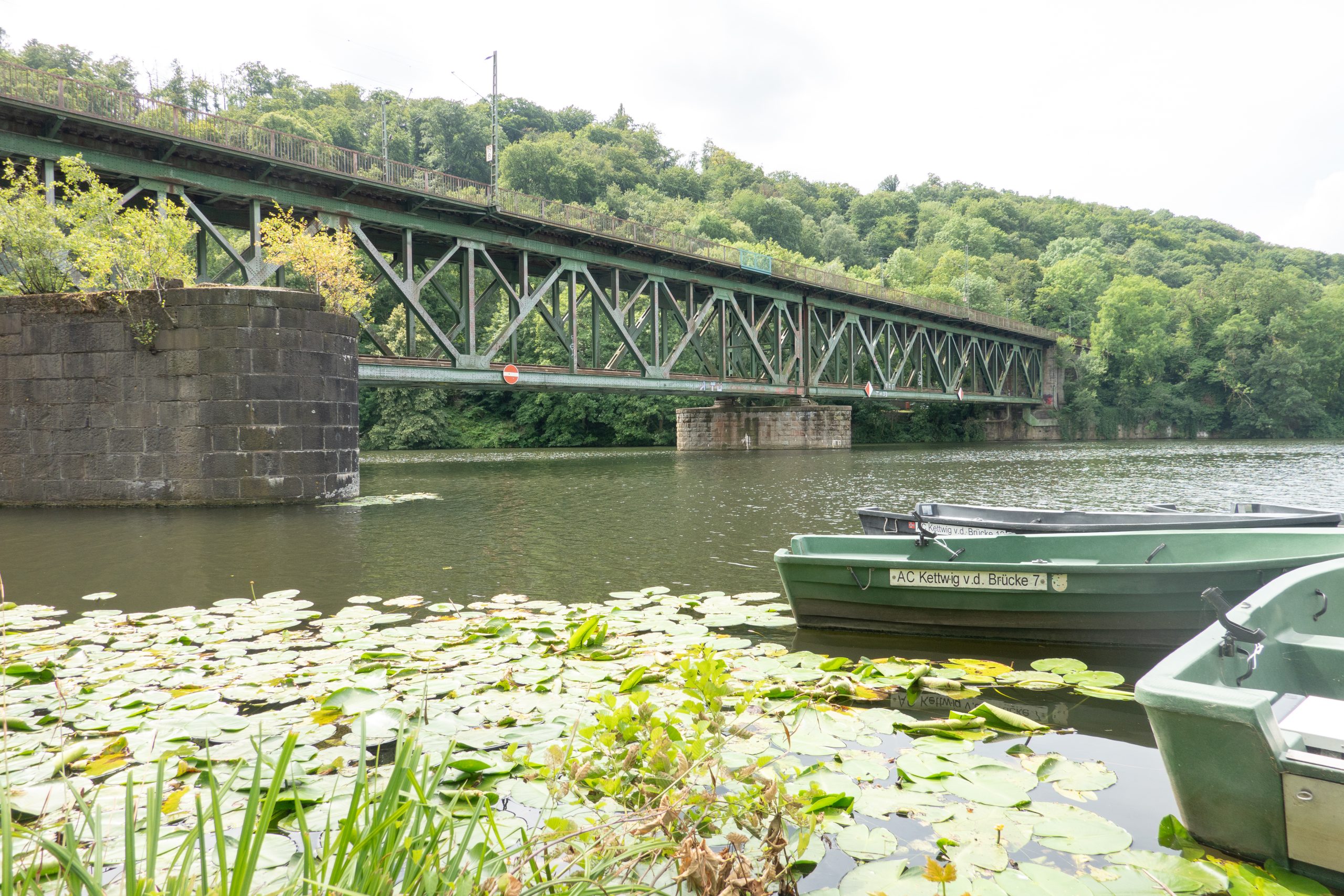 Das Foto zeigt die Ruhr in Essen-Kettwig