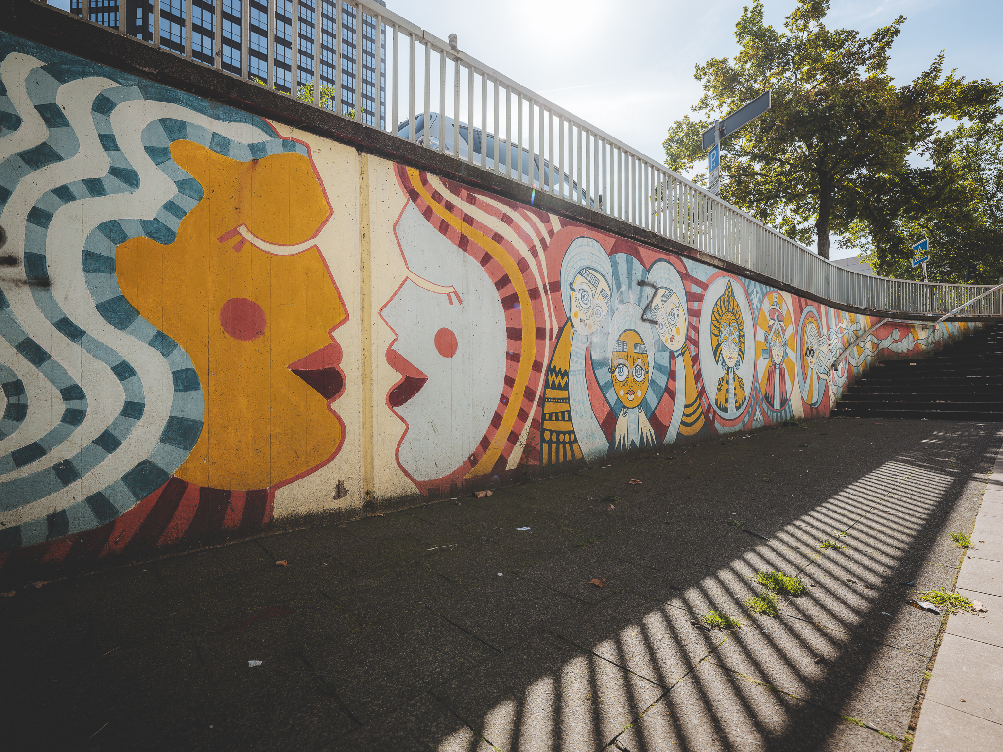 Das Foto zeigt ein Mural bei einem Graffitti Walk durch Essen