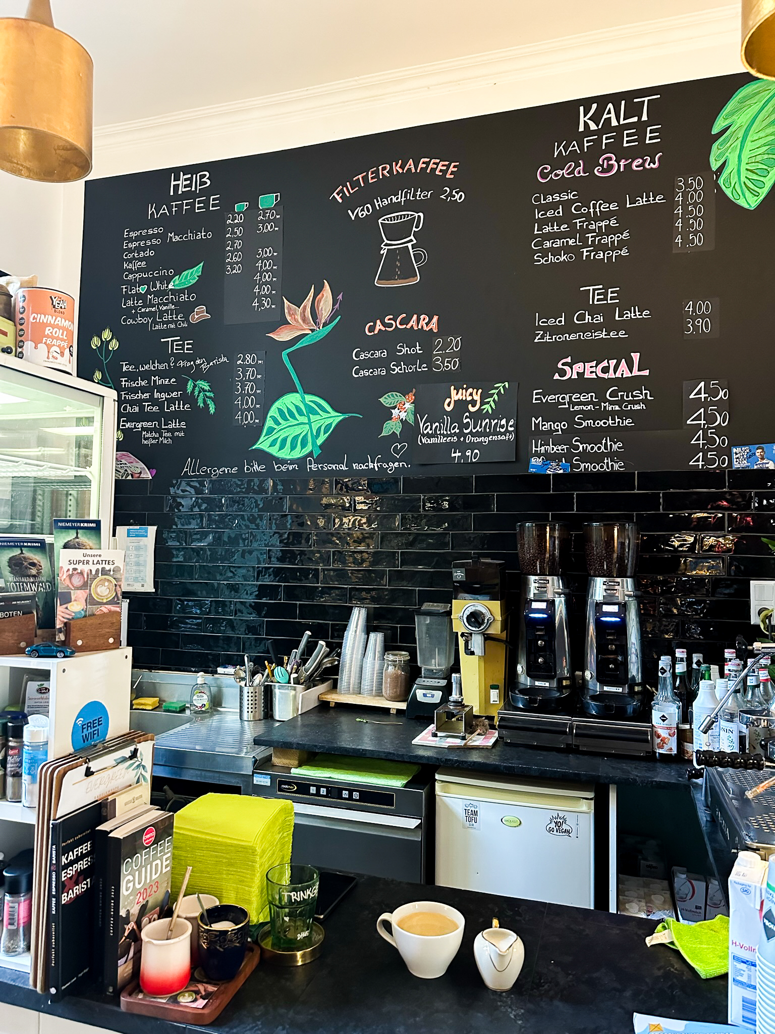Das Foto zeigt das Café Evergreen im Dellviertel in Duisburg