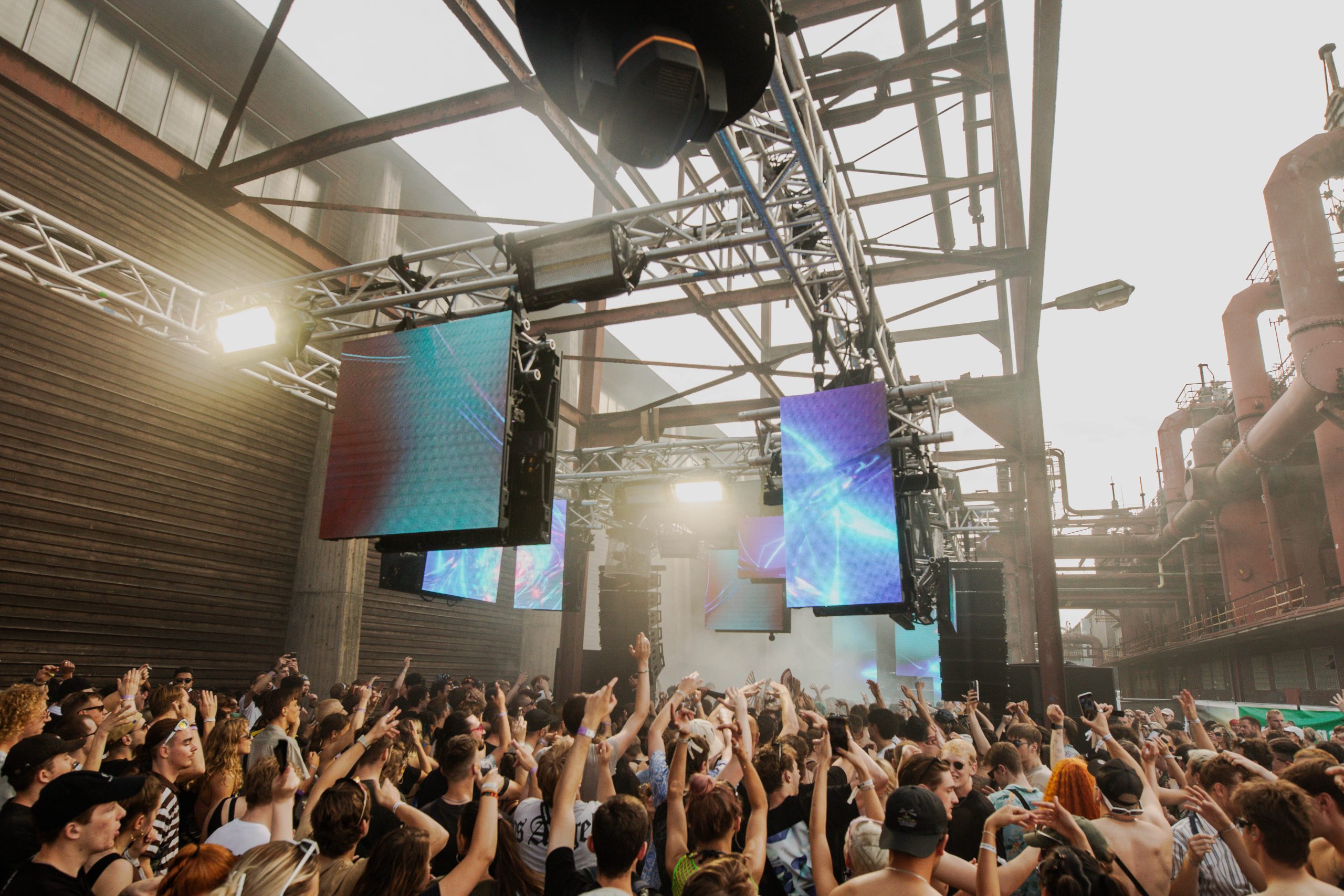 Das Bild zeigt das Stone Techno Festival auf Zollverein