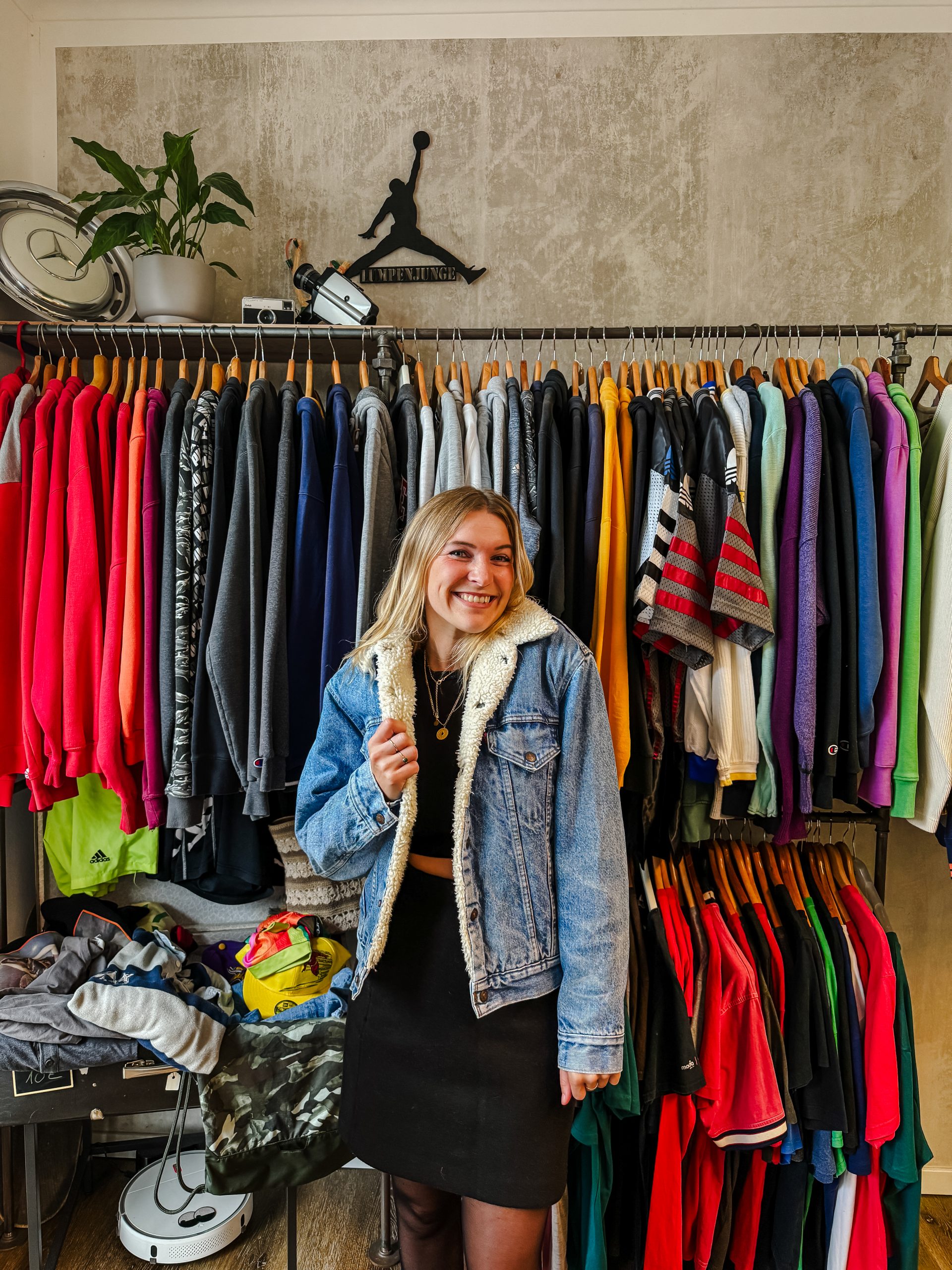 Das Foto zeigt den Second Hand Laden Lumpenjunge in Mülheim an der Ruhr.