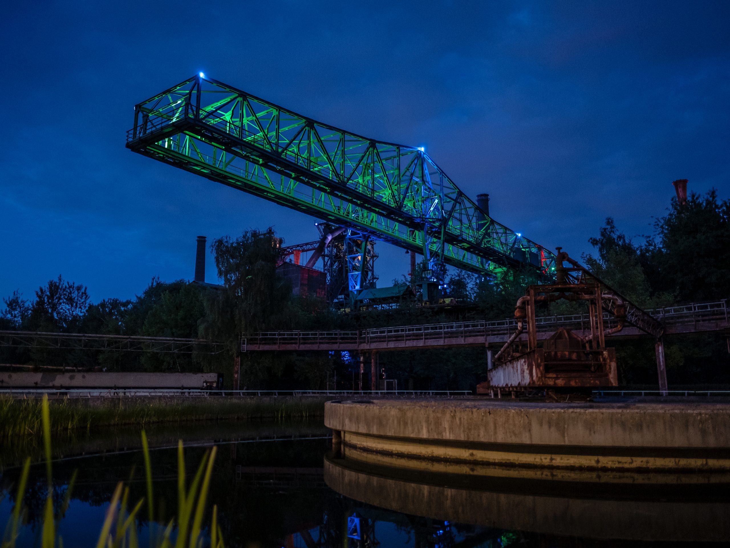 Das Foto zeigt das Krokodil im Landschaftspark Duisburg Nord.