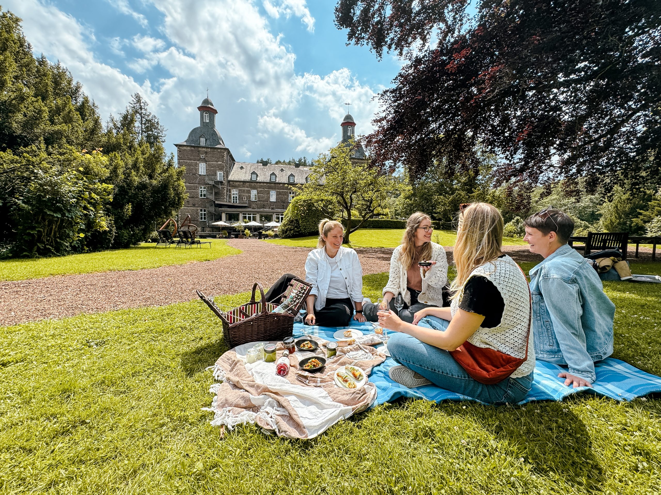 Das Foto zeigt das Schloss Hugenpoet in Essen.