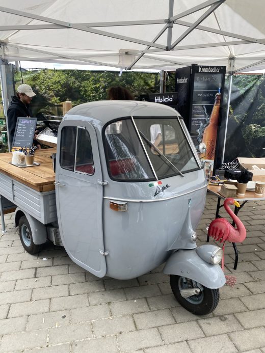 Das Foto zeigt die Café-Ape des Cafés Fräulein Coffea in Bochum