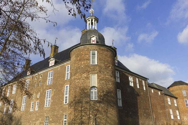 Das Foto zeigt das barocke Schloss Ringenberg in Hamminkeln