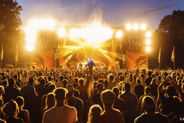 Das Foto zeigt den Blick auf die Bühne beim Ruhr Reggae Summer