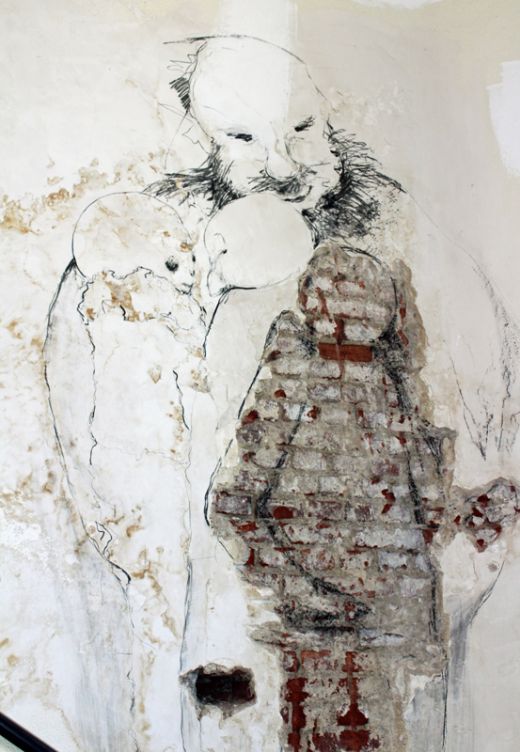 Das Foto zeigt ein Kunstwerk im Treppenhaus