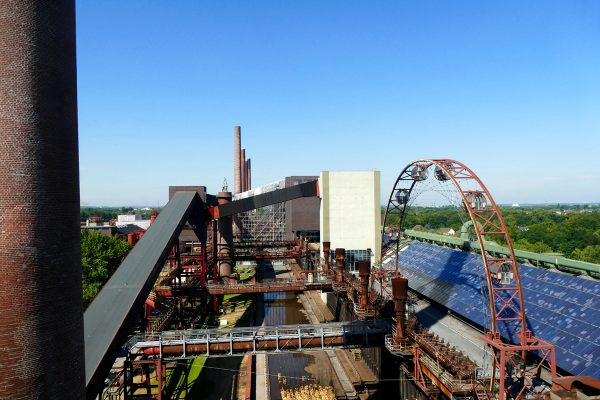 Das Bild zeigt den Ausblick auf das Geländer der Kokerei Zollverein