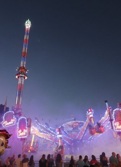 Das Foto zeigt die Cranger Kirmes in Herne am Abend