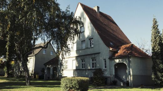 Das Bild zeigt eine Arbeitersiedlung