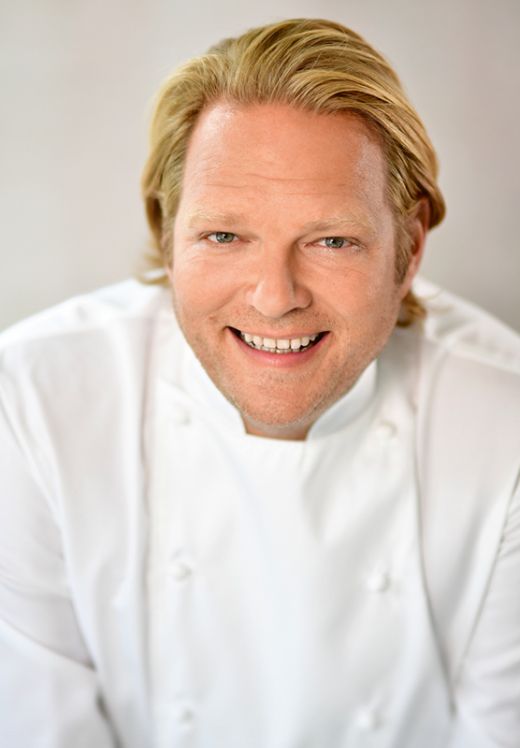 Das Bild zeigt ein Portrait des Sternekochs Bjoern Freitag.