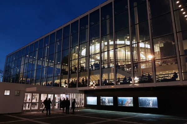 Das Foto zeigt das Musiktheater im Revier in Gelsenkirchen von außen
