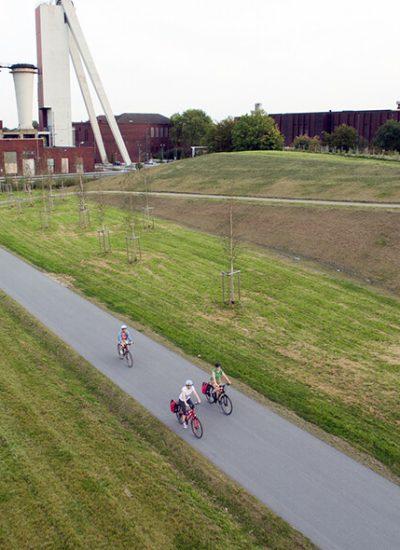 Das Foto zeigt die Bahntrasse Allee des Wandels an der Zeche Schlägel & Eisen