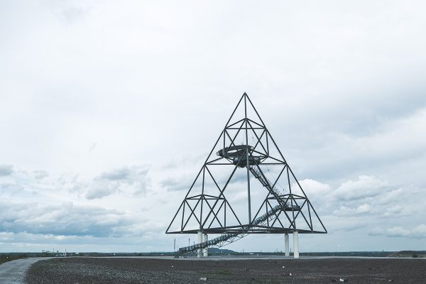 Das Foto zeigt den Tetraeder in Bottrop