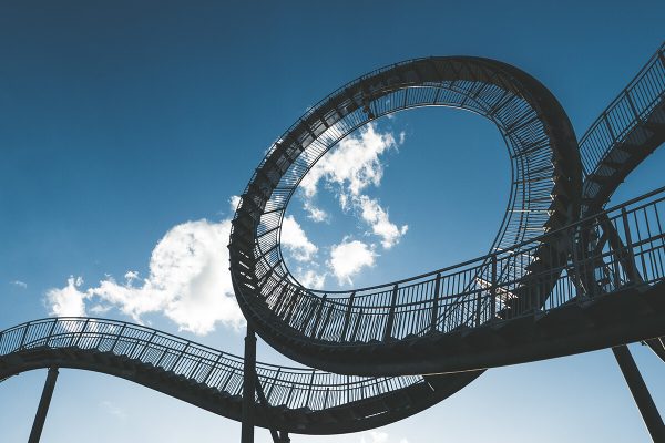 Das Foto zeigt die Landmarke Tiger and Turtle in Duisburg