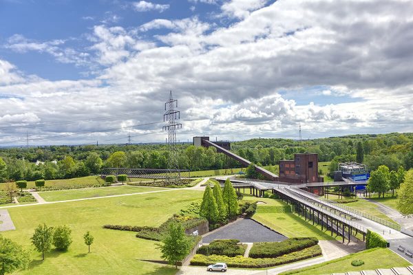 Foto zeigt den Ausblick auf den Nordsternpark Gelsenkirchen als Tipps für einen Kurzurlaub mit Hund im Ruhrgebiet