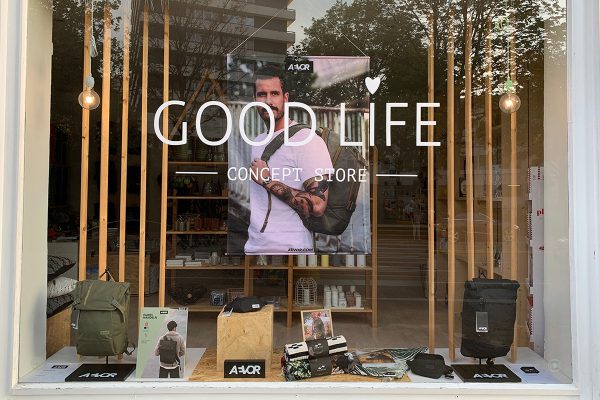 Das Foto zeigt das Schaufenster des Concept Stores „Good Life“ in Mülheim an der Ruhr