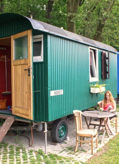 Das Foto ziegt das Bauwagenhotel Ruhrcamping in Essen