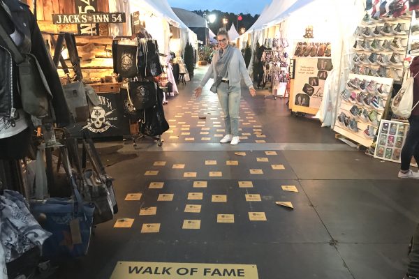 Das Bild zeigt den Walk of Fame auf dem Zeltfestival Ruhr