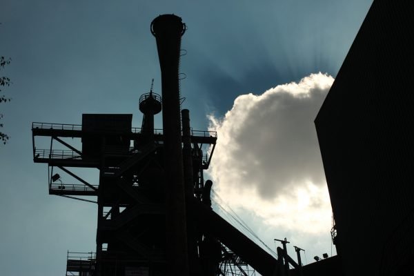 Das Bild zeigt den die Hochöfen des Landschaftsparks Duisburg-Nord