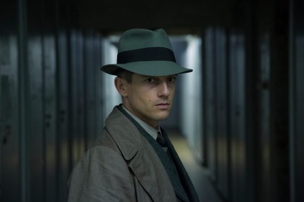 Das Bild zeigt eine Szene aus der Serie "Babylon Berlin"