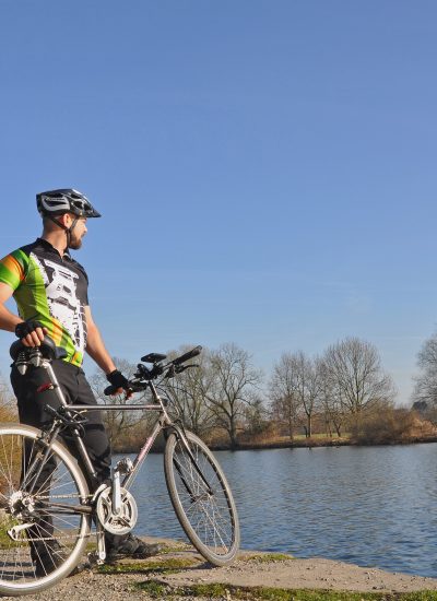 Das Foto ziegt einen Radfahrer im radrevier.ruhr