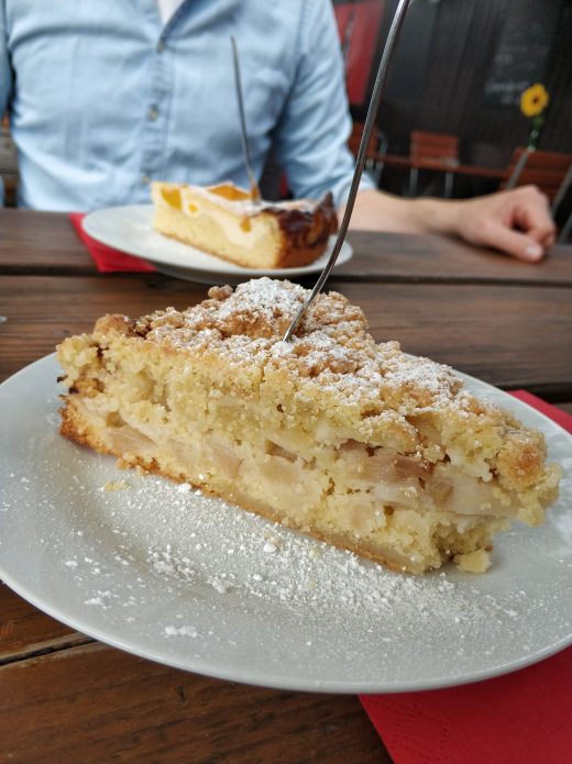 Das Foto zeigt Apfelkuchen in der Tomate in Mülheim an der Ruhr