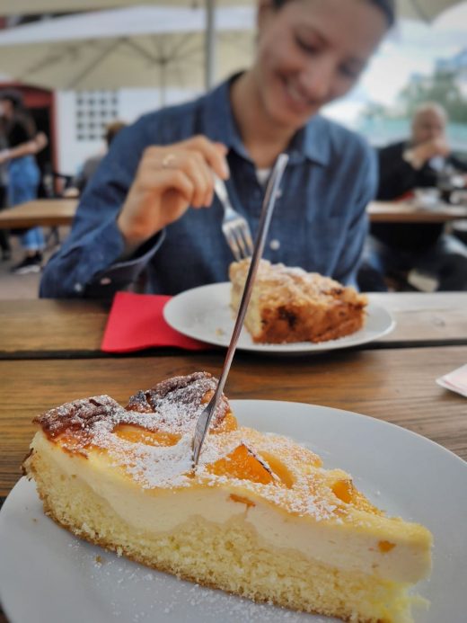 Das Foto zeigt Aprikosen-Käsekuchen in der Tomate in Mülheim an der Ruhr