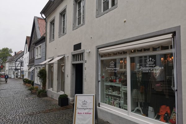 Das Foto zeigt eine Botique in der Altstadt von Essen-Werden