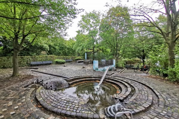 Das Foto zeigt den Wasserspielplatz im Darlington Park in Mülheim an der Ruhr.