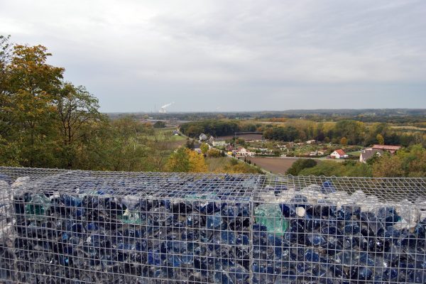 Das Foto zeigt eine Aussichtsplattform auf der Halde Großes Holz in Bergkamen