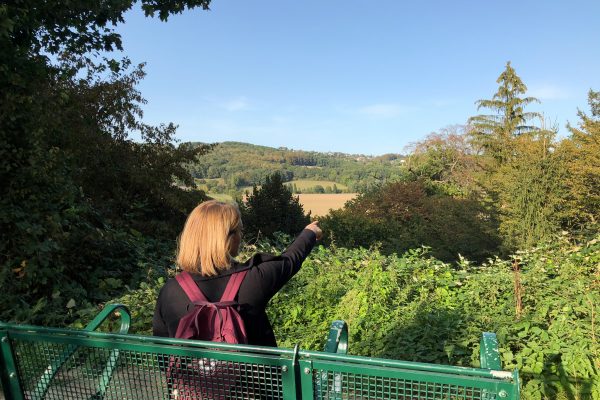 Das Foto zeigt Katalina bei der Wanderung in Hattingen