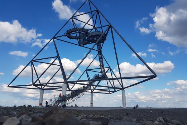 Das Bild zeigt den Tetraeder Bottrop