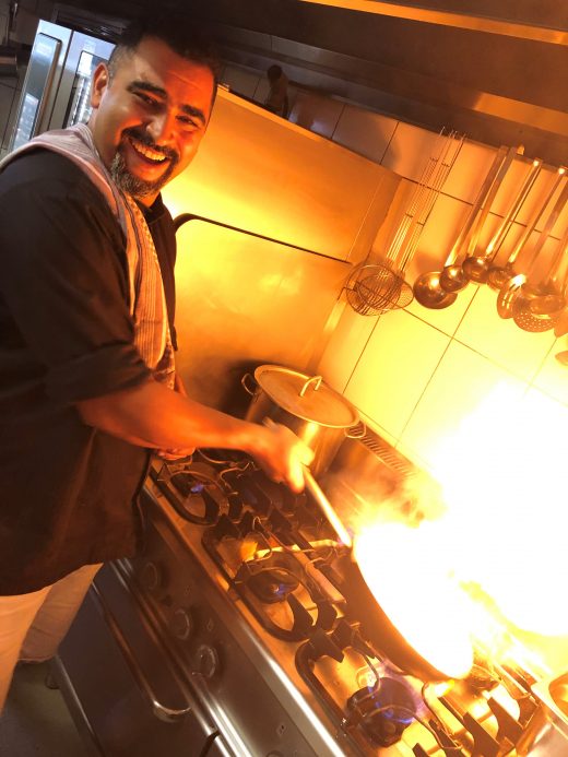 Das Foto zeigt Küchenchef Semi des Restaurants Fachwerk Hattingen in der historischen Altstadt von Hattingen