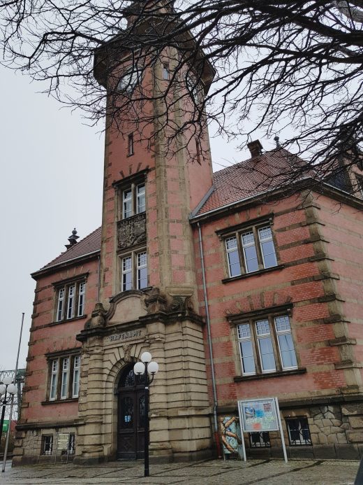 Das Foto zeigt das Alte Hafenamt in Dortmund