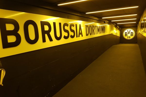 Das Foto zeigt den Tunnel zum Spielfeld von Borussia Dortmund