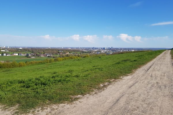 Das Foto zeigt die Aussicht vom Deusenberg in Dortmund