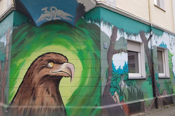 Das Foto zeigt Streetart an einer Hauswad in der Falkenstraße in Dortmund