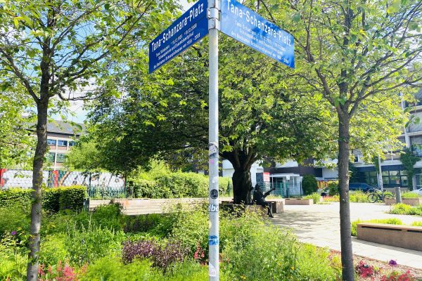 Das Foto zeigt den Tana-Schanzara-Platz im Szeneviertel Bochum Ehrenfeld