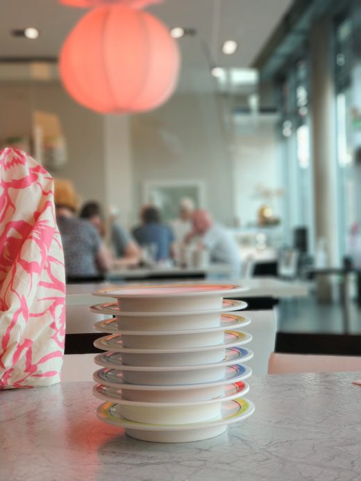 Das Foto zeigt leere Teller im Daikychi in Bottrop