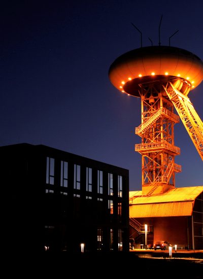 Das Foto zeigt das Colani-Ei in Lünen - einen von zahlreichen Fotospots im Ruhrgebiet bei Nacht